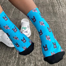 Load image into Gallery viewer, Face with Texts Low Cut Socks